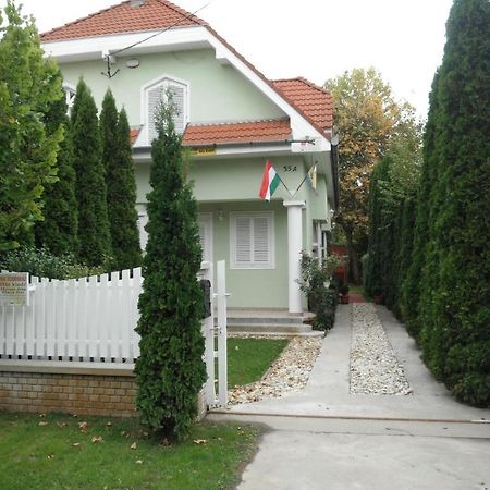 Csokonai Guesthouse Zamárdi Buitenkant foto
