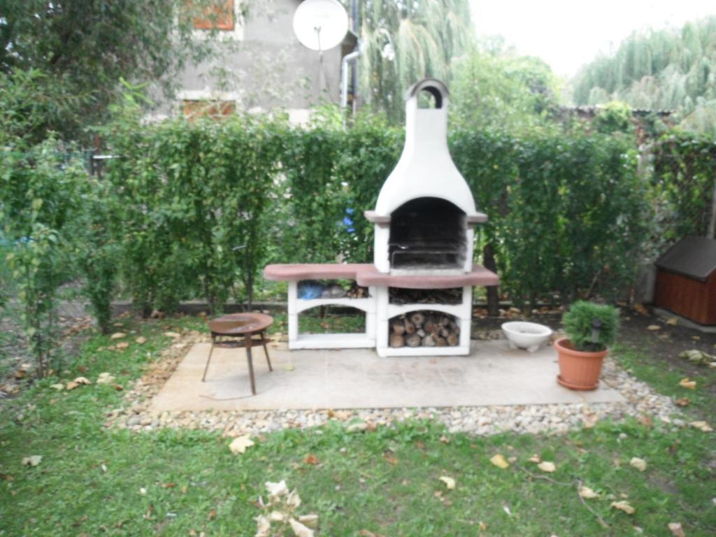 Csokonai Guesthouse Zamárdi Buitenkant foto