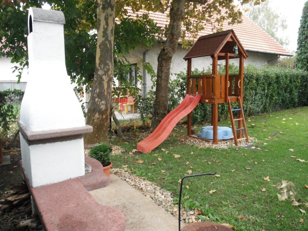 Csokonai Guesthouse Zamárdi Buitenkant foto